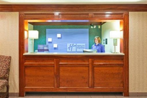 фото отеля Holiday Inn Express Fort Campbell Oak Grove