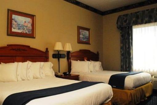 фото отеля Holiday Inn Express Hotel & Suites Savannah-Conf Center @ I-95