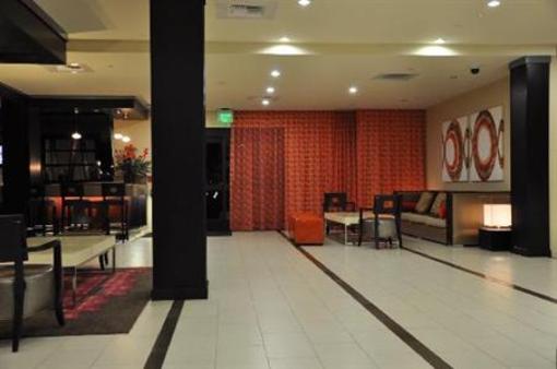 фото отеля Holiday Inn Hotel & Suites Anaheim 1 BLK Disneyland