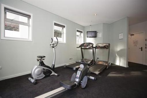 фото отеля Stadium Waldorf Apartments Hotel