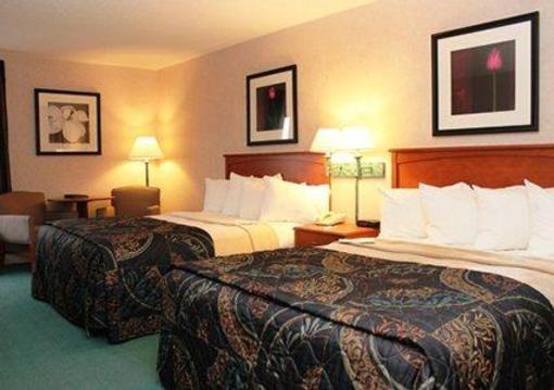 фото отеля Quality Inn & Suites Riverfront