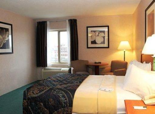 фото отеля Quality Inn & Suites Riverfront