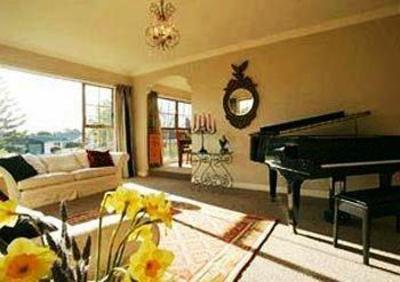 фото отеля Tudor Manor Bed & Breakfast