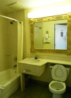 фото отеля Roomba Inn and Suites