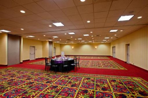 фото отеля Holiday Inn Fresno-Airport