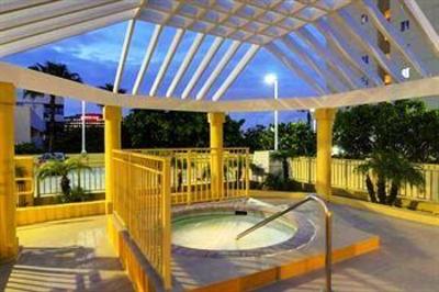 фото отеля Hampton Inn & Suites Airport South Blue Lagoon Miami