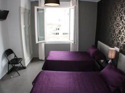 фото отеля Hostal Mediterraneo