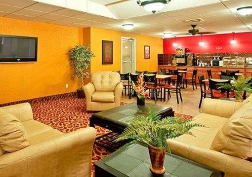 фото отеля Econo Lodge Inn & Suites Walnut