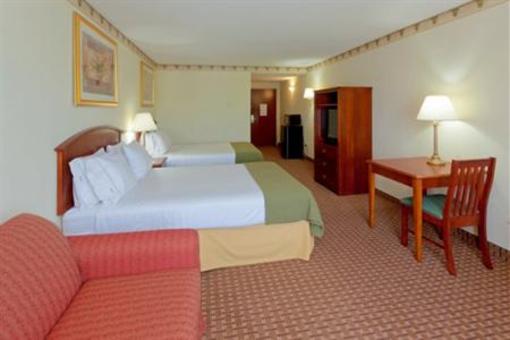 фото отеля Holiday Inn Express Hotel & Suites North East