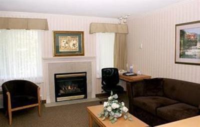 фото отеля Coast Surrey Guildford Hotel