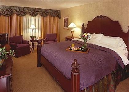 фото отеля Lexington Lansing Hotel