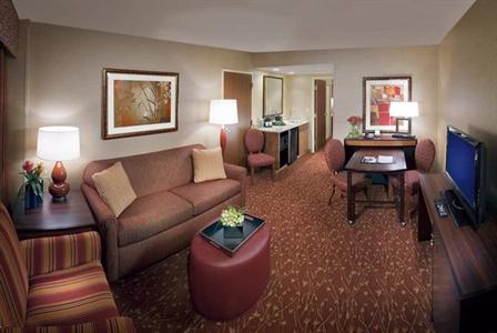 фото отеля Embassy Suites Loveland - Hotel, Spa and Conference Center