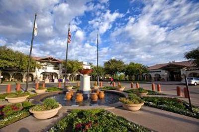 фото отеля Legacy Golf Resort