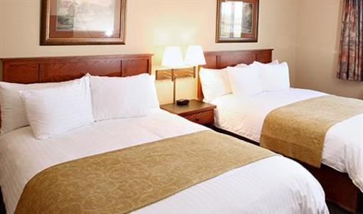 фото отеля Crossings Inn and Suites Perham