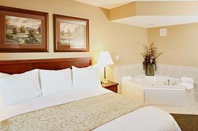 фото отеля Crossings Inn and Suites Perham