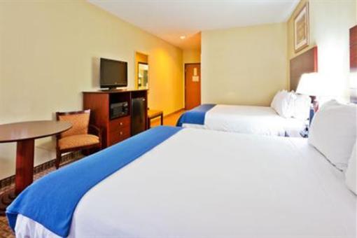 фото отеля Holiday Inn Express Hotel & Suites Magee