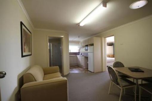 фото отеля Araluen Motor Lodge
