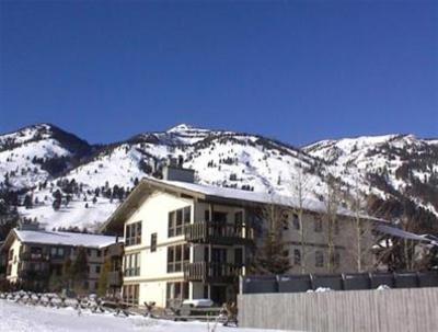 фото отеля Rendezvous Mountain Rentals