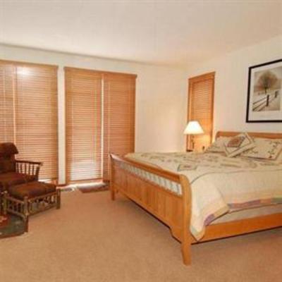 фото отеля Vacation Rentals at Snowcreek Resort in Mammoth Lakes