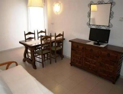 фото отеля Apartamentos Isern Blanes