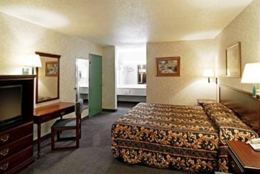 фото отеля Americas Best Value Inn & Suites - Memphis Graceland