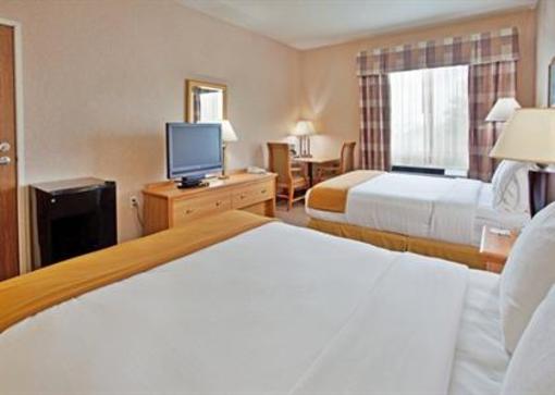 фото отеля Holiday Inn Express and Suites Beatrice
