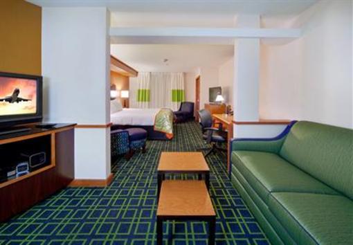 фото отеля Fairfield Inn & Suites Milwaukee Airport