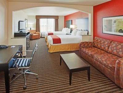 фото отеля Holiday Inn Express & Suites Gateway to Yosemite