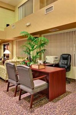 фото отеля Holiday Inn Express Hotel & Suites Henderson (Nevada)