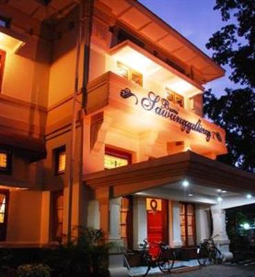фото отеля Hotel Bumi Sawunggaling