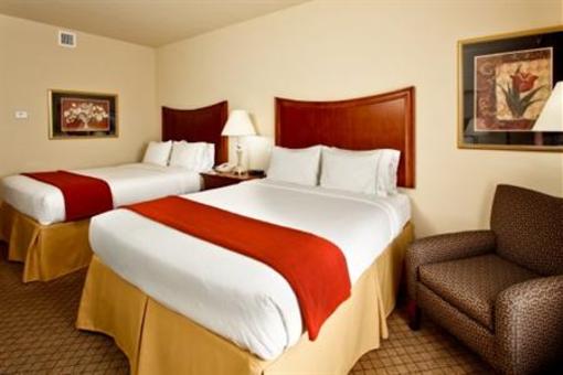 фото отеля Holiday Inn Express Hotel & Suites College Square