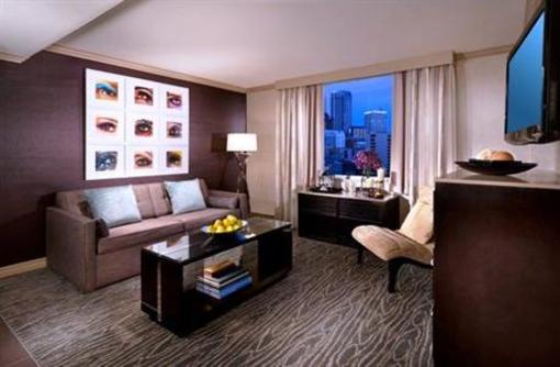 фото отеля Luxe City Center Hotel