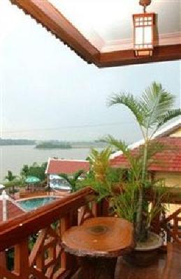 фото отеля Pho Hoi Riverside Resort