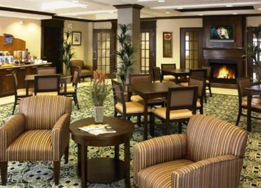 фото отеля Holiday Inn Express Huntsville (Canada)