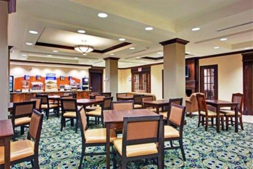 фото отеля Holiday Inn Express Huntsville (Canada)