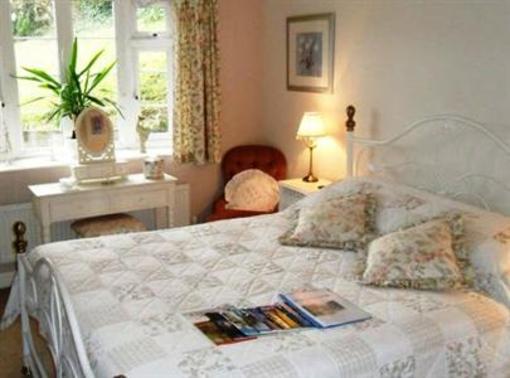 фото отеля Sollom Voe Bed & Breakfast Chalford Stroud (England)