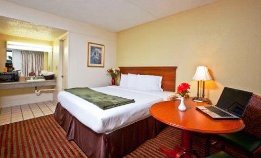 фото отеля America's Best Inn & Suites Augusta