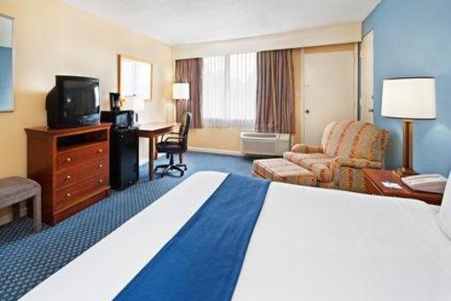 фото отеля Holiday Inn Express Hickory - Hickory Mart