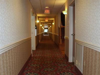 фото отеля National Heritage Inn and Suites
