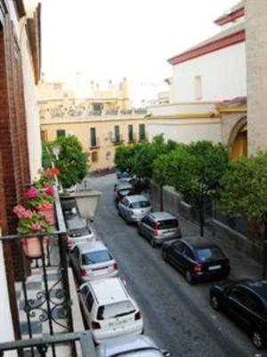 фото отеля Apartamentos Rey de Sevilla