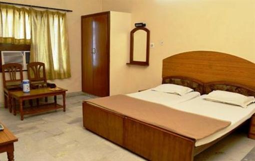 фото отеля Hotel Raghav Palace