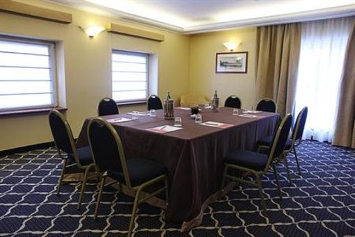 фото отеля Ramada Naples City Centre