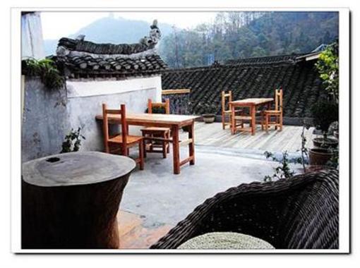 фото отеля Fenghuang Huxiangyi International Youth Hostel
