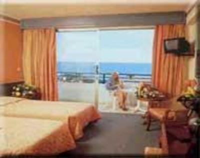 фото отеля King Richard Beach Hotel Limassol