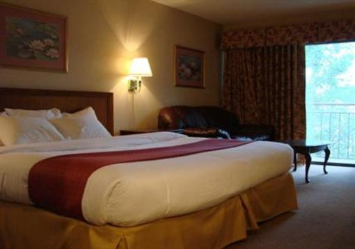 фото отеля Riverport Inn Express Suites