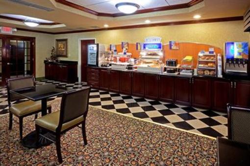 фото отеля Holiday Inn Express Hotel & Suites Branchburg