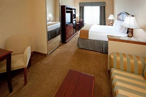 фото отеля Holiday Inn Express Hotel & Suites Branchburg