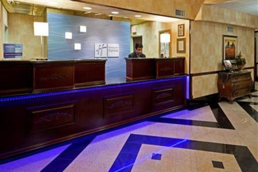 фото отеля Holiday Inn Express Hotel & Suites Branchburg