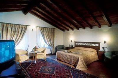 фото отеля Antico Borgo La Muratella Hotel Cologno al Serio