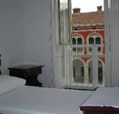 фото отеля Hotel Bellevue Split